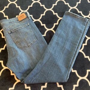 Levi’s Mid-Rise Straight jeans